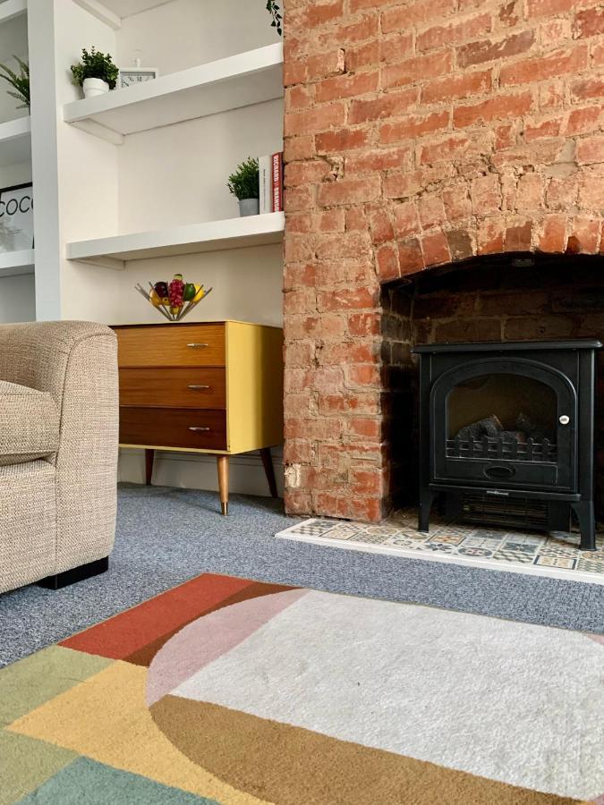 Contemporary 2 Bedroom Victorian Town House - Sleeps Up To 6 Kimberley  エクステリア 写真