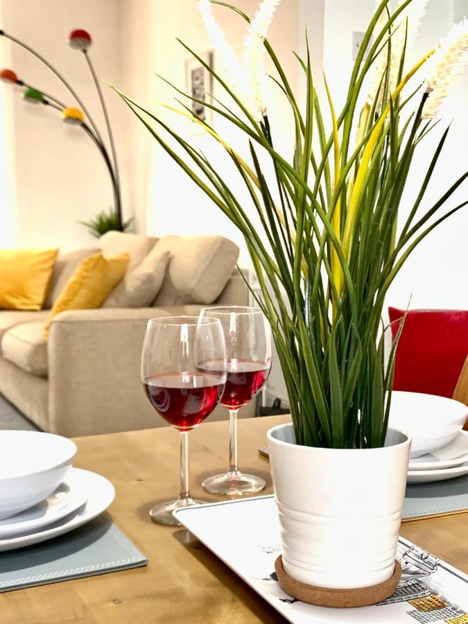 Contemporary 2 Bedroom Victorian Town House - Sleeps Up To 6 Kimberley  エクステリア 写真